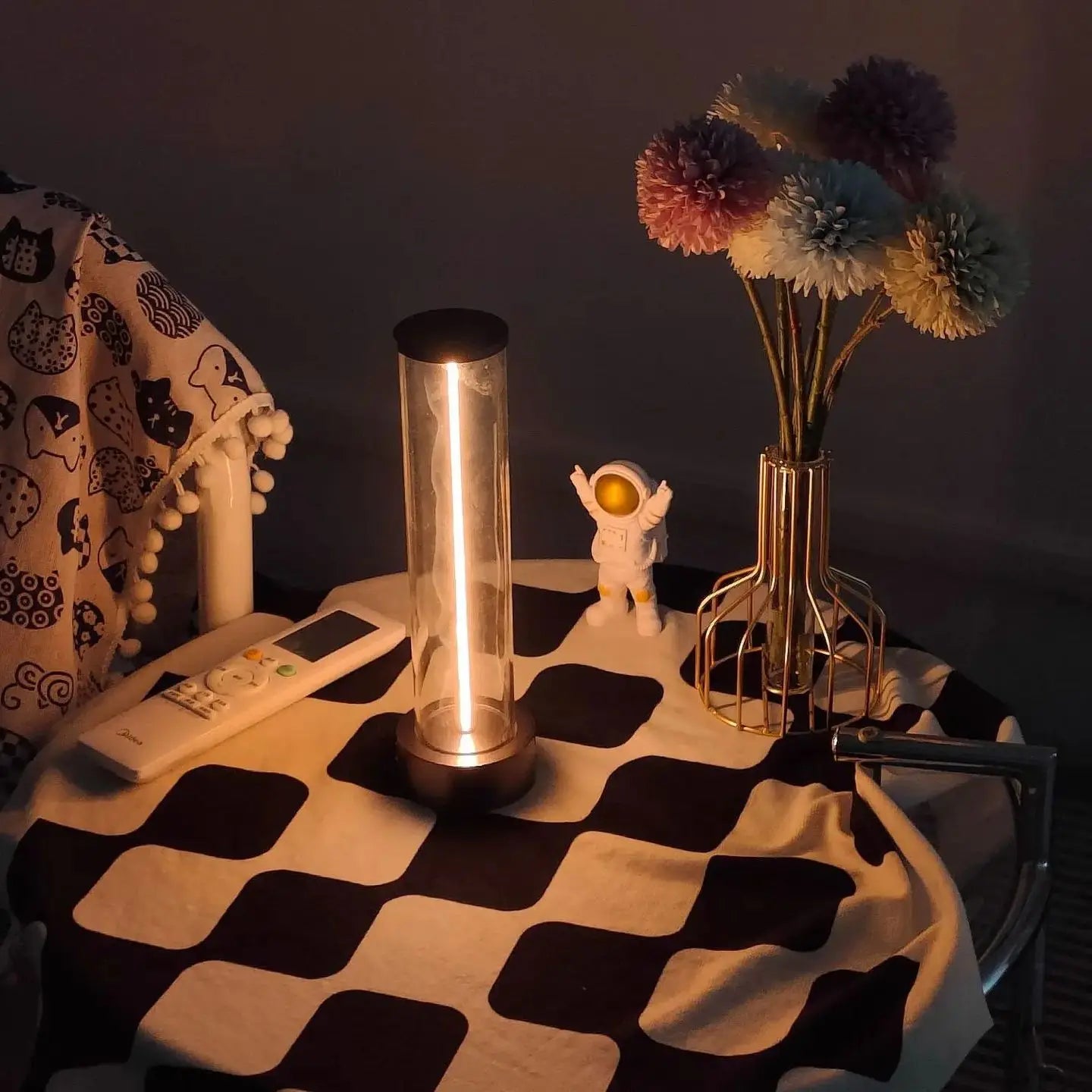Quantum Table Lamp